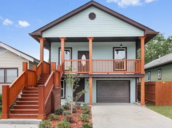 8620 Pritchard Pl, New Orleans, LA 70118