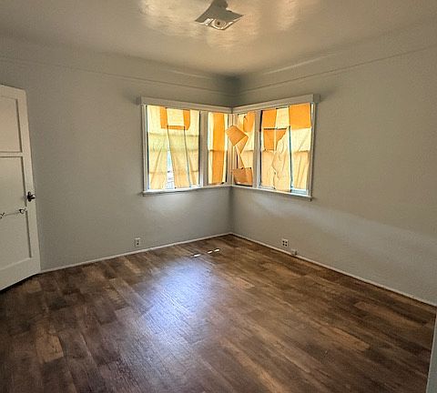 5th image of 4401 E 52nd St