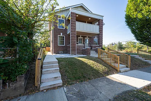 607 S Champion Ave #607 Photo 1