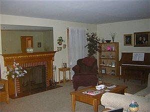 4th image of 204 Wolcott Dr