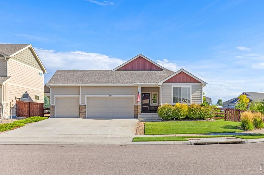 1504 Morning Glow Dr