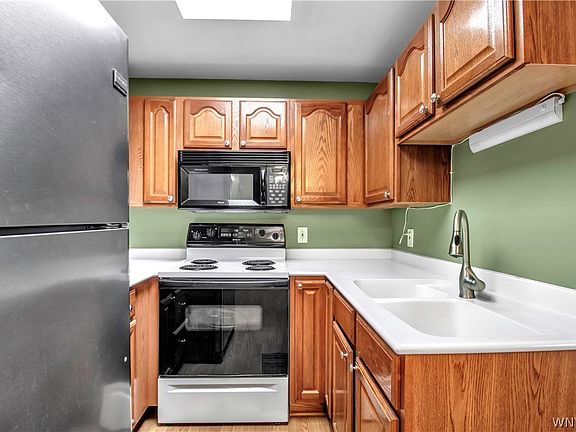 3rd image of 288 W Girard Blvd