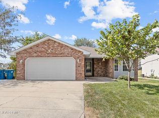 3744 Rock Ridge Rd, Jefferson City, MO 65109