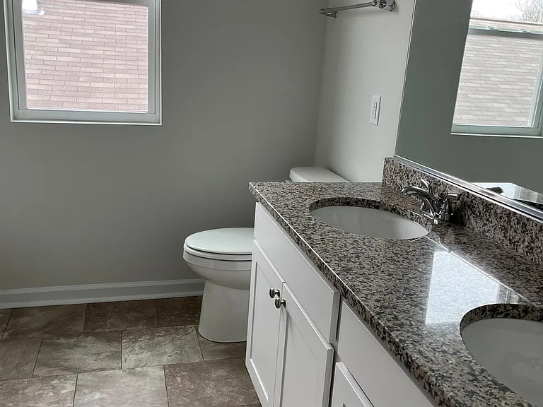 629 Cam Cir — Photo 17