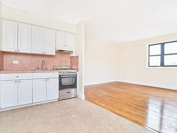 3rd image of 19 Hamilton Ter Unit 5G