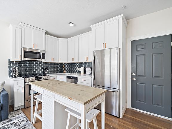 4th image of 1802 Wentworth St #4