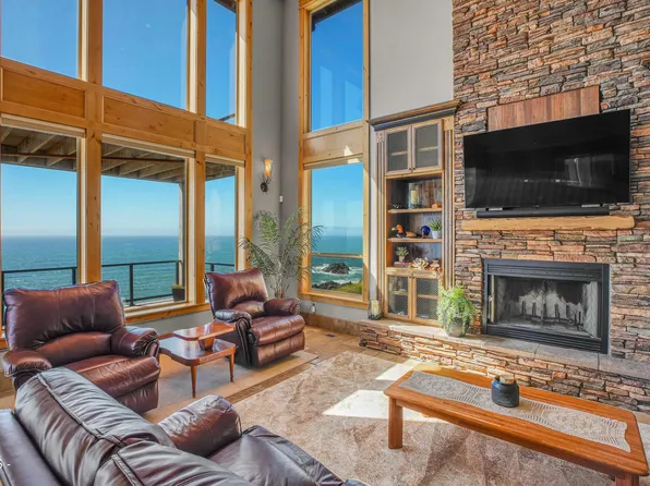3545 Rocky Creek Ave, Depoe Bay, OR 97341