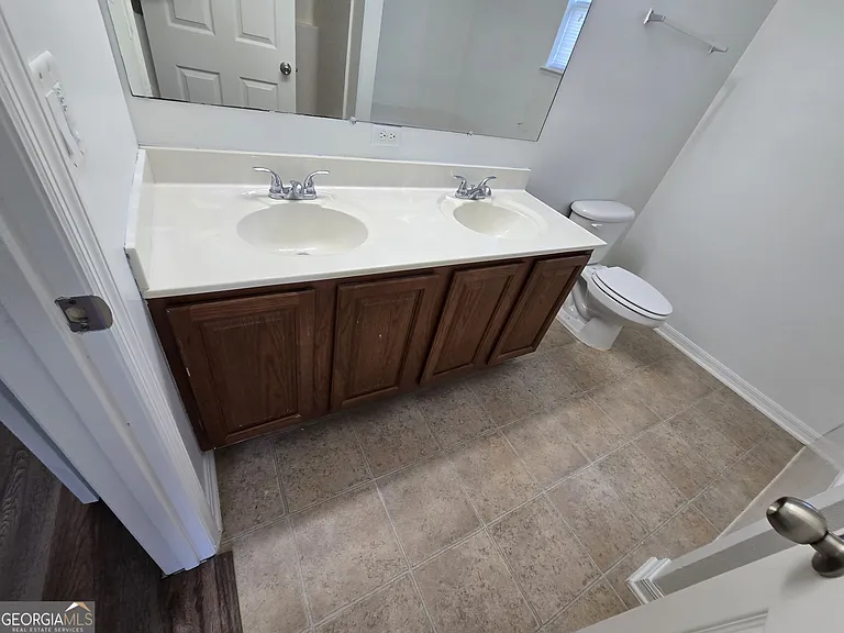 110 Pine Bluff Blvd W — Photo 38