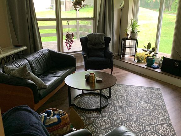 4th image of 1810 Zanzibar Ln N