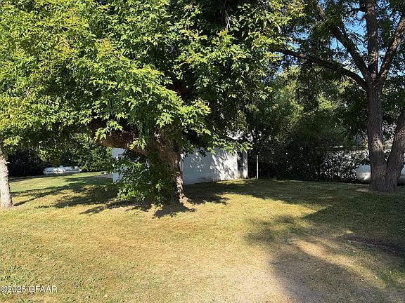 5th image of 143 W Ramsey St