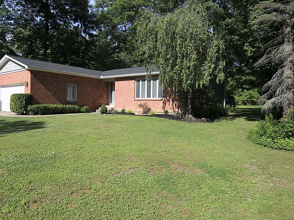 3rd image of 21 Nieman Dr