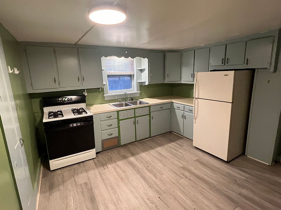 1st image of 17 Academy St #17