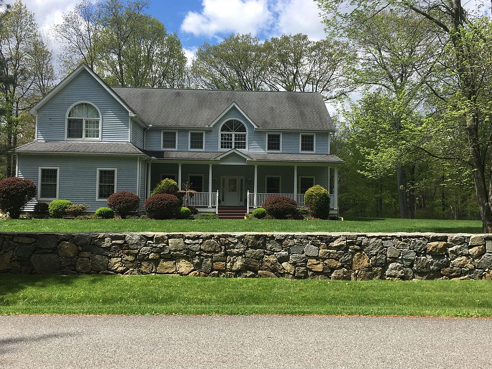 1st image of 10 Bridey Ln