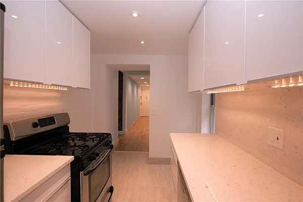 Rented by R New York | media 25