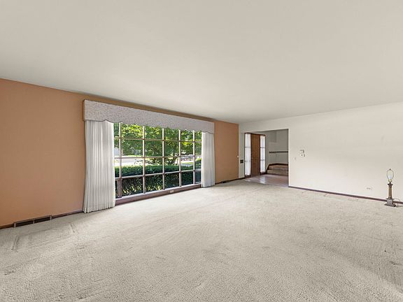 3rd image of 4726 Howard Ave
