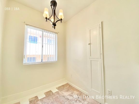 3rd image of 4846 Rosewood Ave APT 9