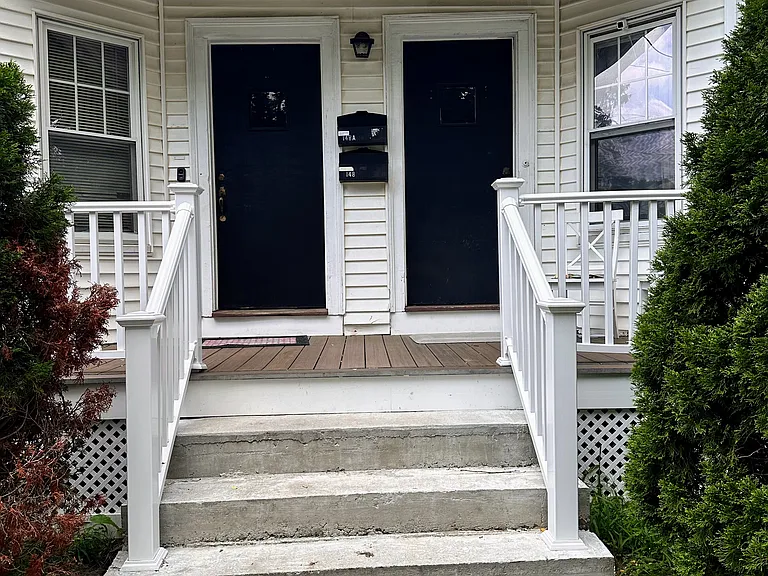 148 Lynde St #RIGHT SIDE — Photo 2