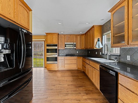 5th image of 7511 Hugo Rd