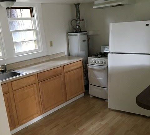 2nd image of 320 E 1st St