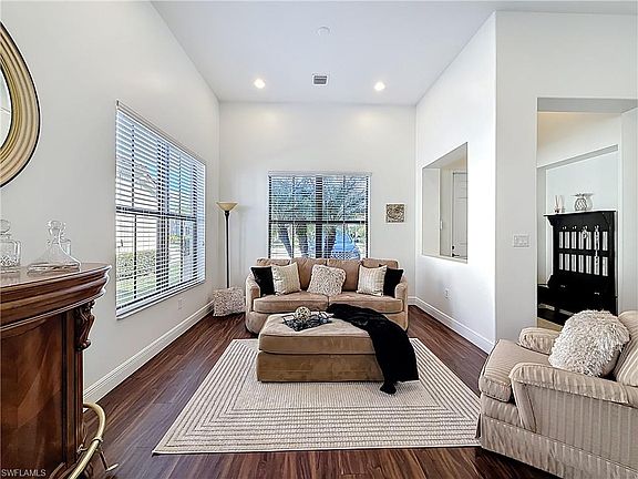 5th image of 5105 Salerno ST
