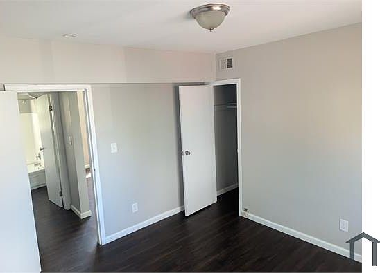 4th image of 4820 Broadview Rd APT 12