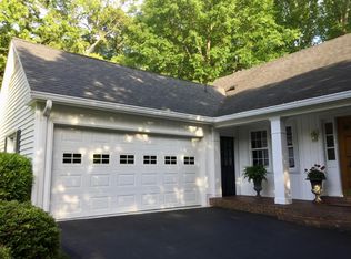 8221 Chivalry Rd, Annandale, VA 22003