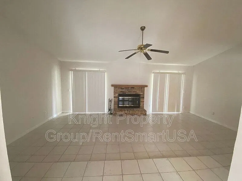 4 bed, 2.0 bath, 1380 sqft, $2,095 — Photo 2