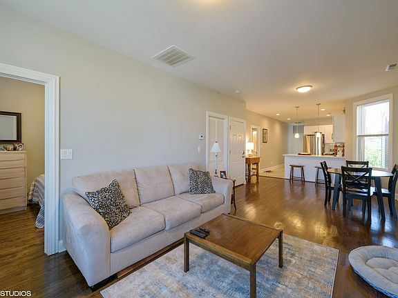 3rd image of 3739 W Shakespeare Ave
