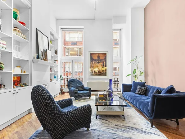 121 W 20th St APT 2D, New York, NY 10011