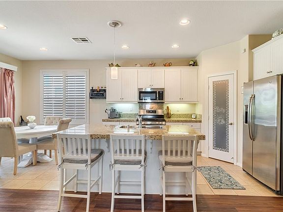 5th image of 4665 Cove St