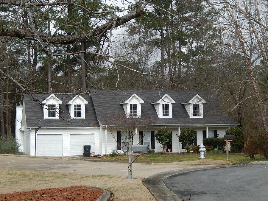 2nd image of 1390 Oakdale Rd