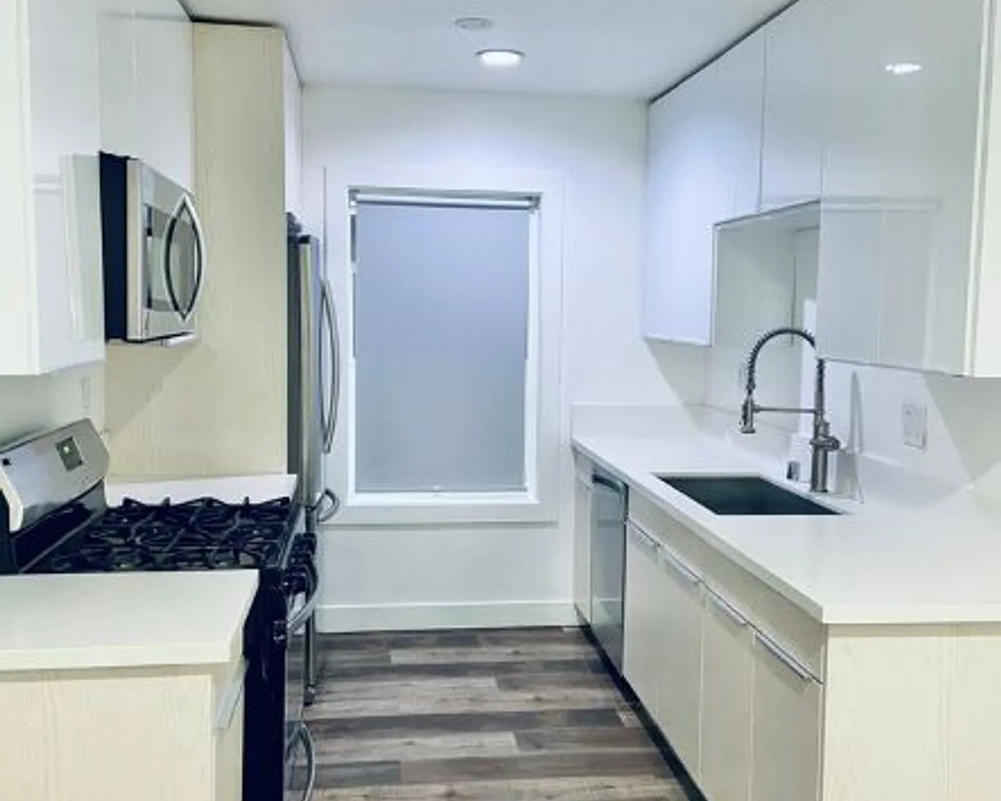 2730 Raymond Avenue Apartments — Photo 3