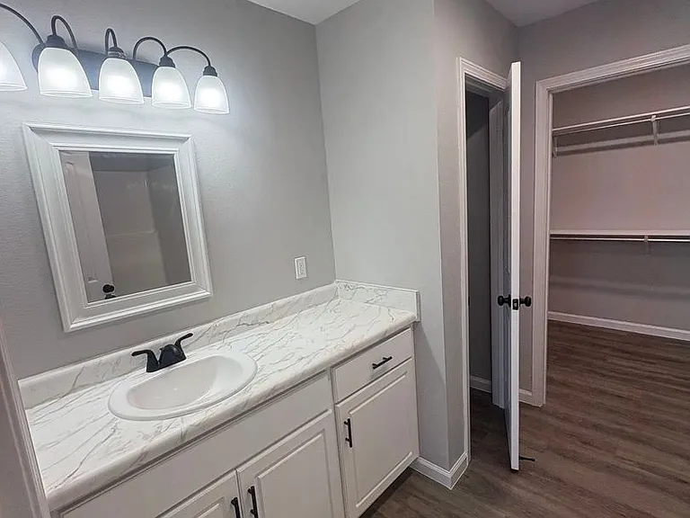 418 Hunington Cir — Photo 9
