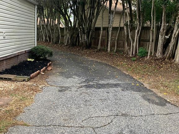 circular driveway