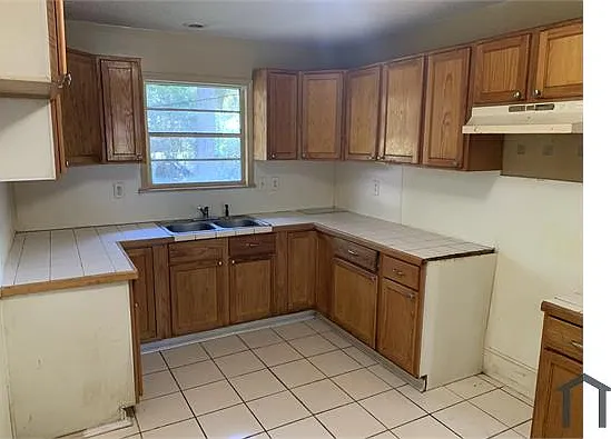 3 bed, 1100 sqft, $1,500 — Photo 4