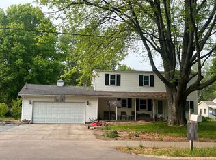 1829 W 32nd St, Holland, MI 49423