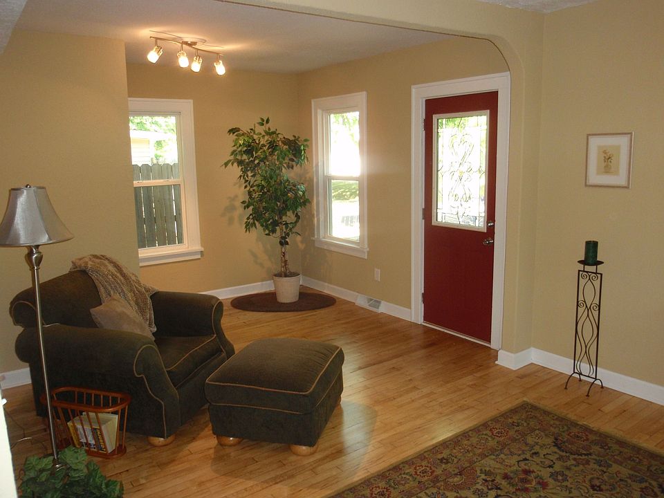 1st image of 544 Nevada Ave E