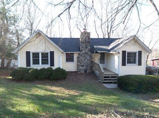 109 Grandview Rd, Highland Lakes, NJ 07422