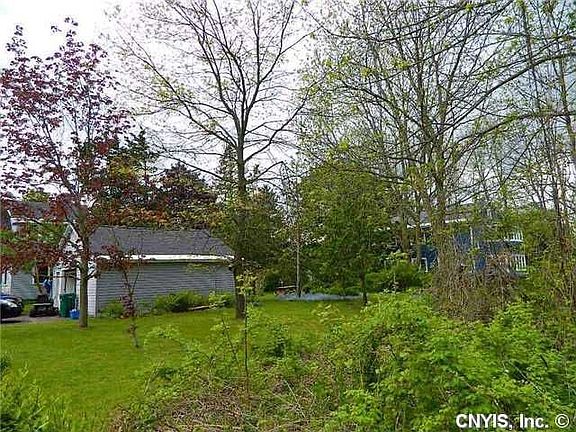 5th image of 97 E Oneida St