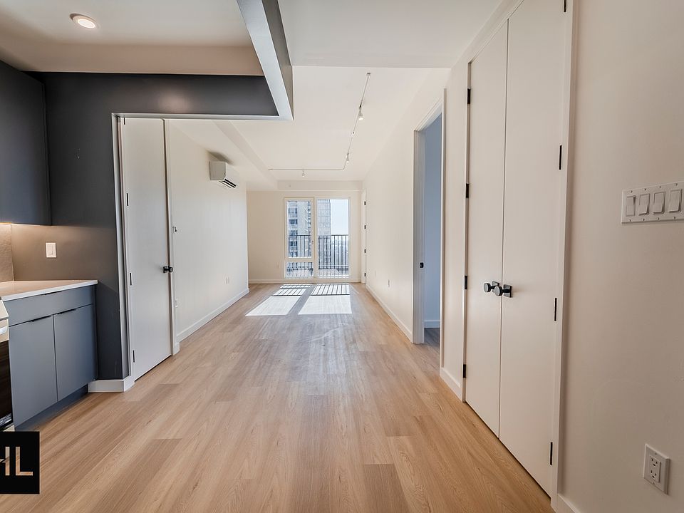 1st image of 931 Carroll St #933