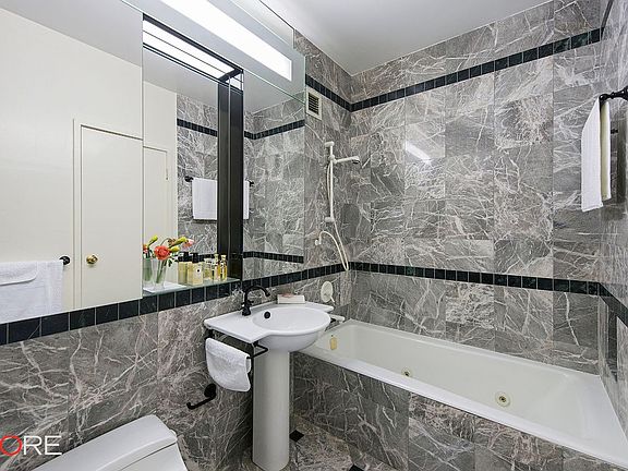 5th image of 250 E 54th St APT 23D