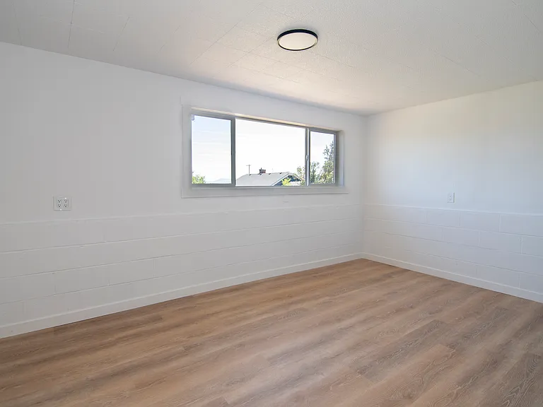 148 S Rogers Ave — Photo 24