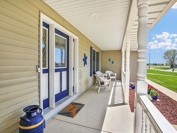 5th image of 44 Hillcrest Dr