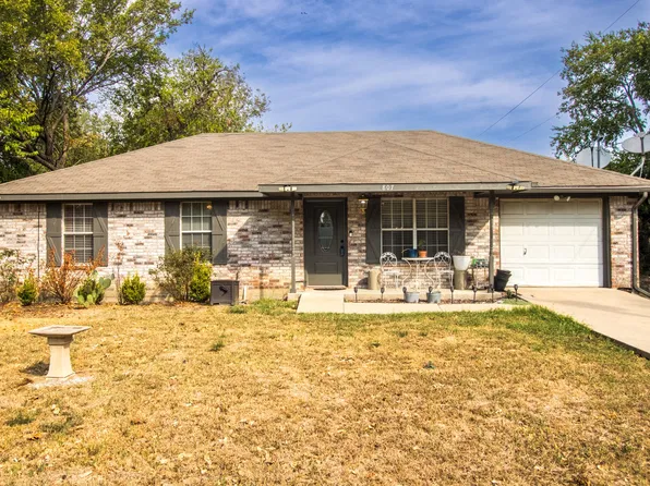807 E 10th St, Kemp, TX 75143
