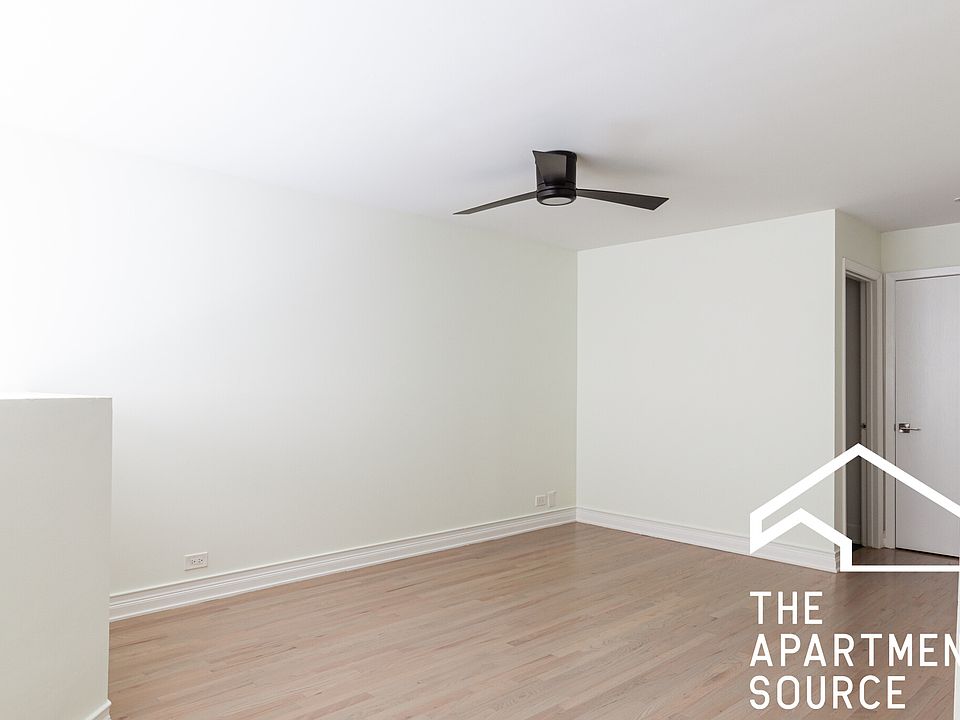 1st image of 946 W Grace St #D202