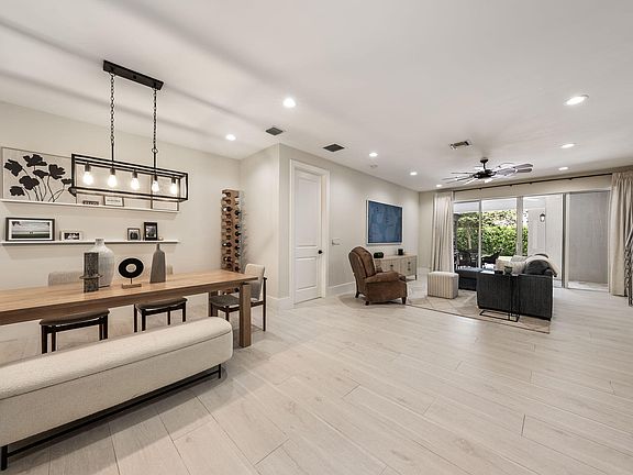 4th image of 4762 VILLAGE Way