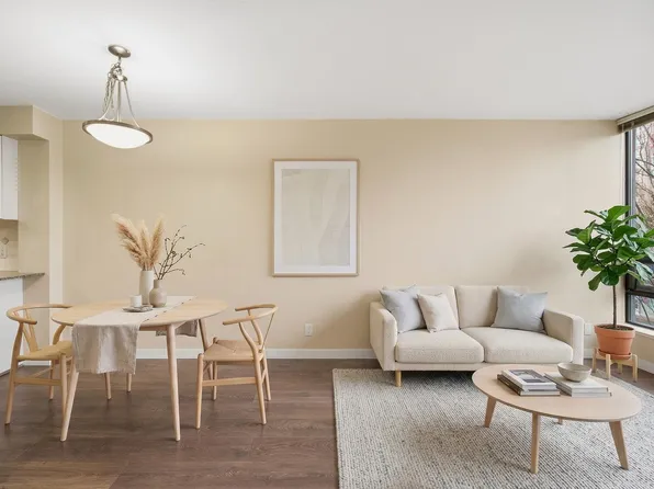 6331 Buswell St #303, Richmond, BC V6Y 4H2