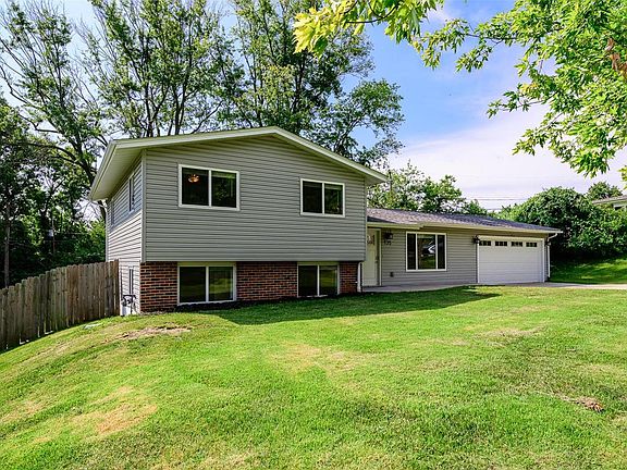 2nd image of 135 Barbee Ln