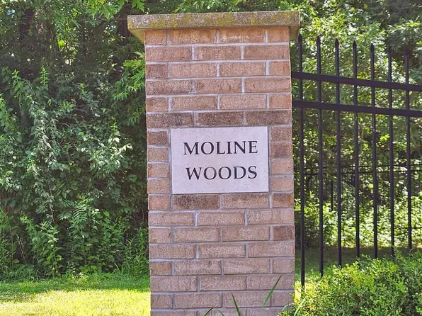 574-632 3rd St, Moline, IL 61265