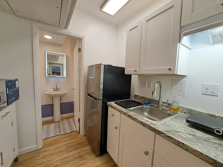 1244 Grove St — Photo 5